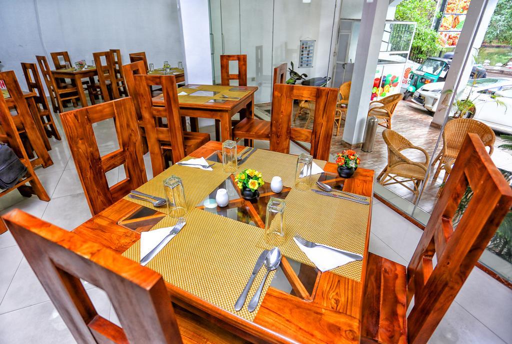 Citrus Cafe Inn Kandy Ngoại thất bức ảnh