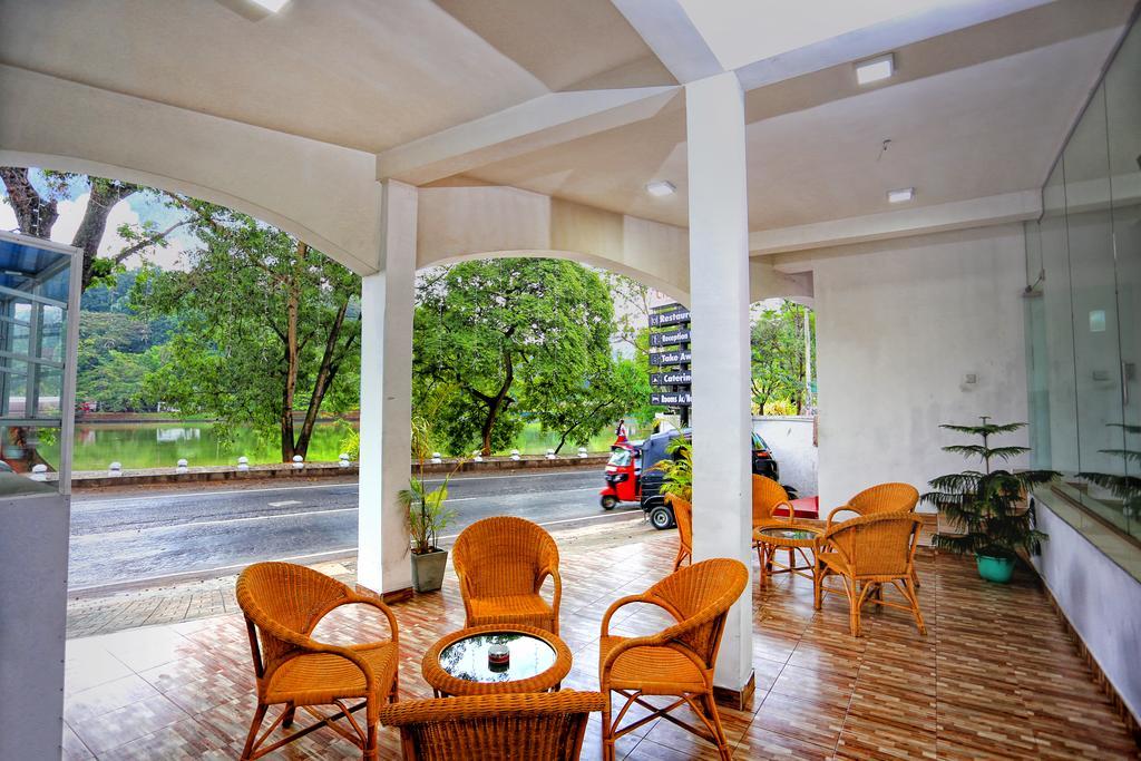 Citrus Cafe Inn Kandy Ngoại thất bức ảnh